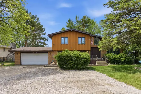2915 W Walton Boulevard, Waterford, MI 48329