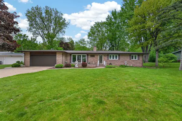 404 Hunters Ridge, Midland, MI 48460
