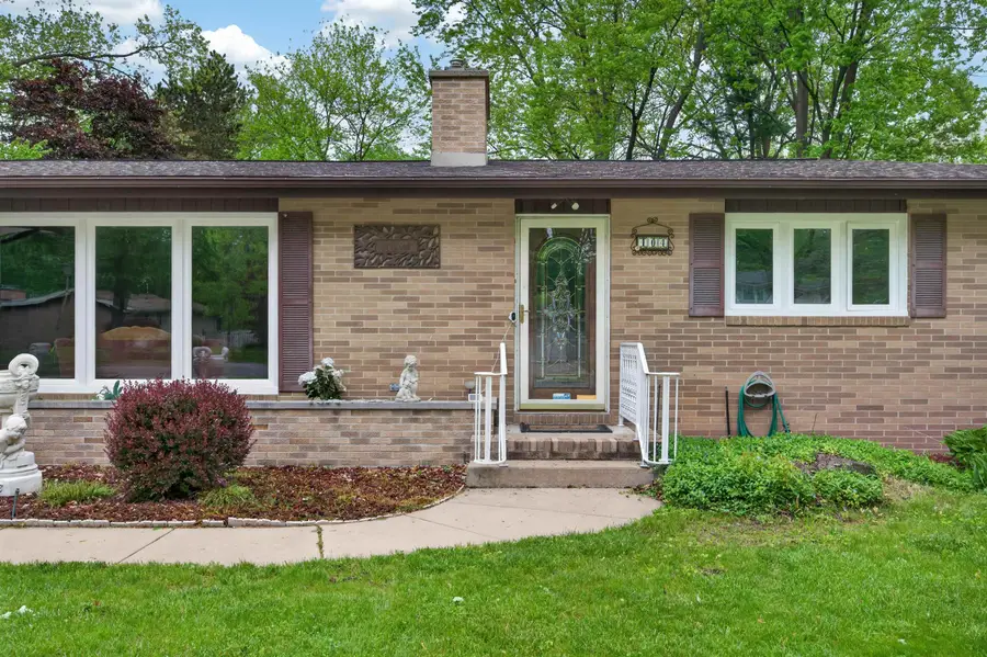 404 Hunters Ridge, Midland, MI 48460 - #3
