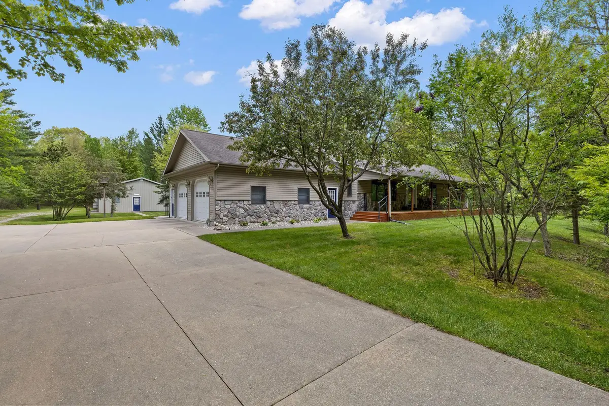 2700 N Five Mile Road, Midland, MI 48642 - #1