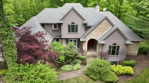 2360 N Deer Valley Road, Midland, MI 48642