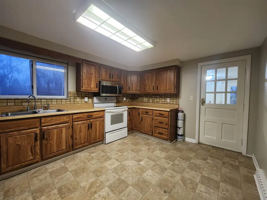 5550 Midland Road, Freeland, MI 48623 - #3