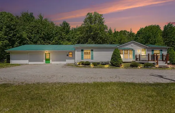 2827 N Eleven Mile Road, Coleman, MI 48616