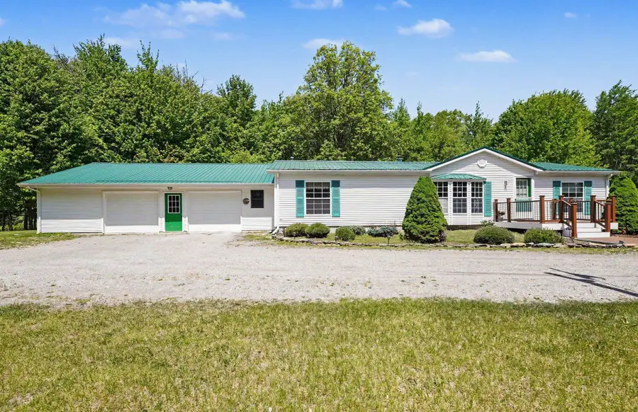 2827 N Eleven Mile Road, Jerome, MI 48616 - #2
