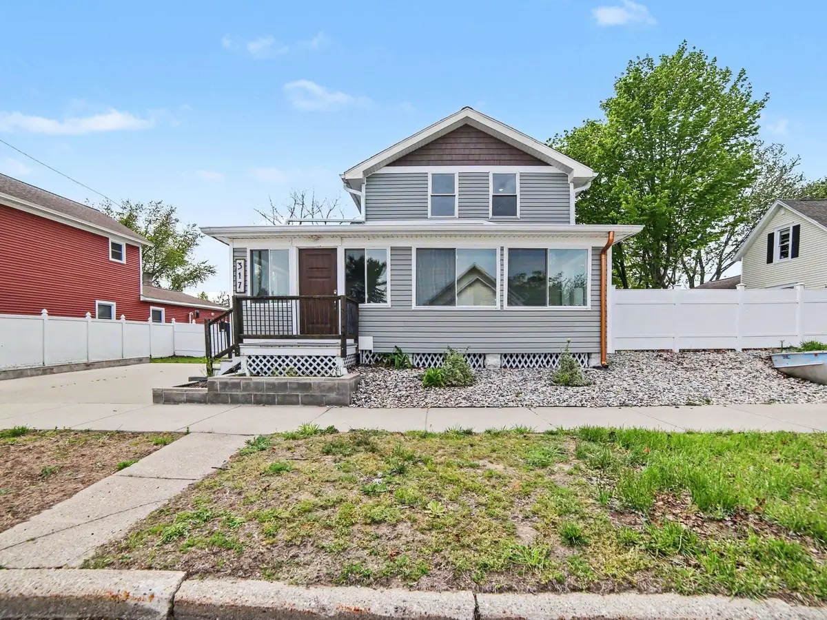317 N Robert Street, Ludington, MI 49431 - #1