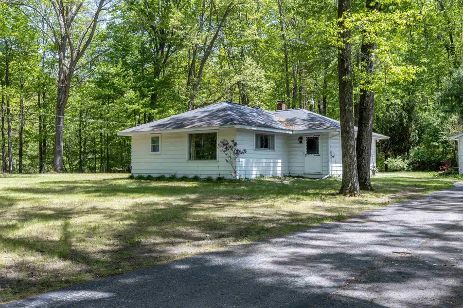 2512 N Smith Street, Sanford, MI 48657 - #3