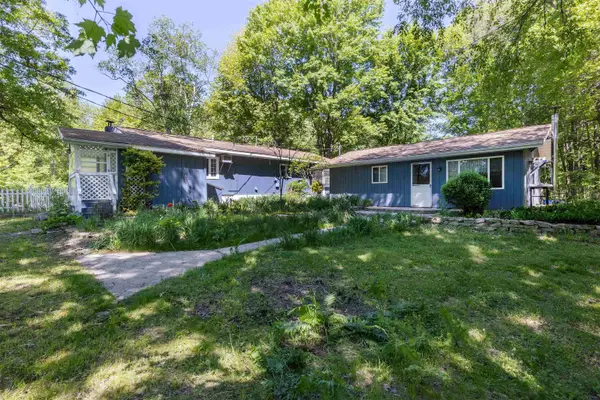1274 W Gordonville Road, Midland, MI 48640