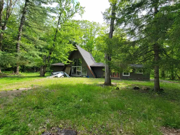 9705 Midland Road, Freeland, MI 48623
