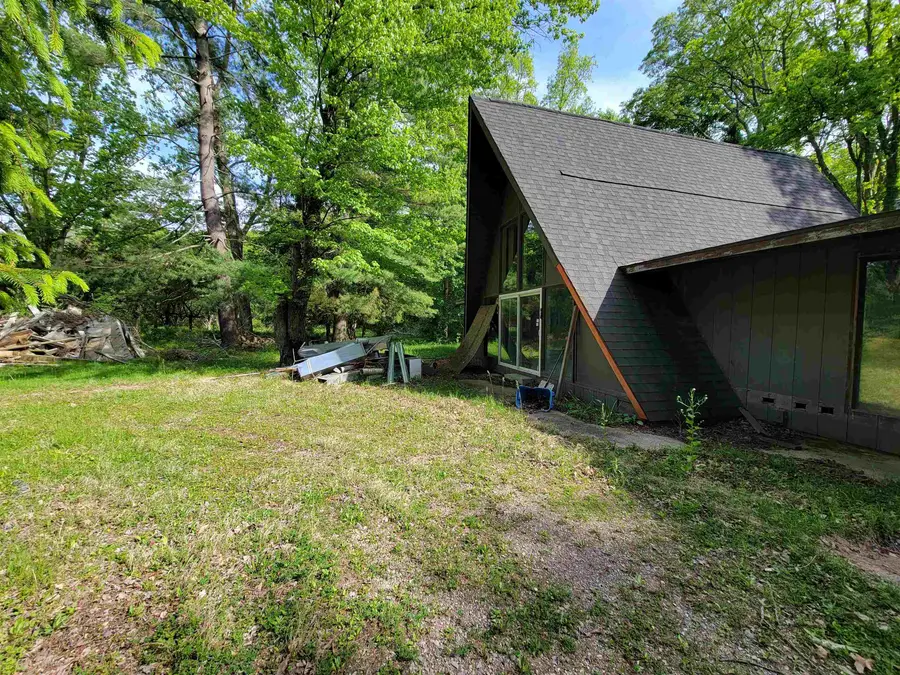 9705 Midland Road, Freeland, MI 48623 - #3