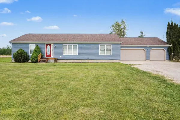 7282 N Middle Road, Hope, MI 48628
