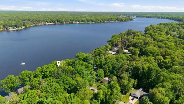3340 N Lakeside Drive, Sanford, MI 48657