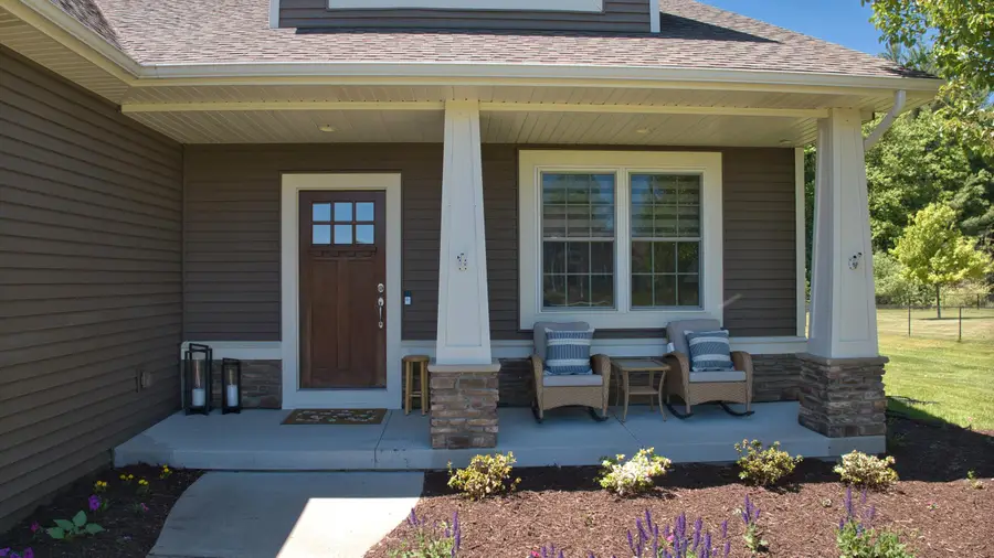 2083 N Harvest Circle, Midland, MI 48642 - #3