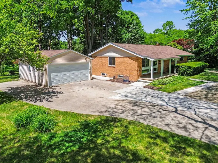 701 Buchanan Drive, Midland, MI 48642 - #3
