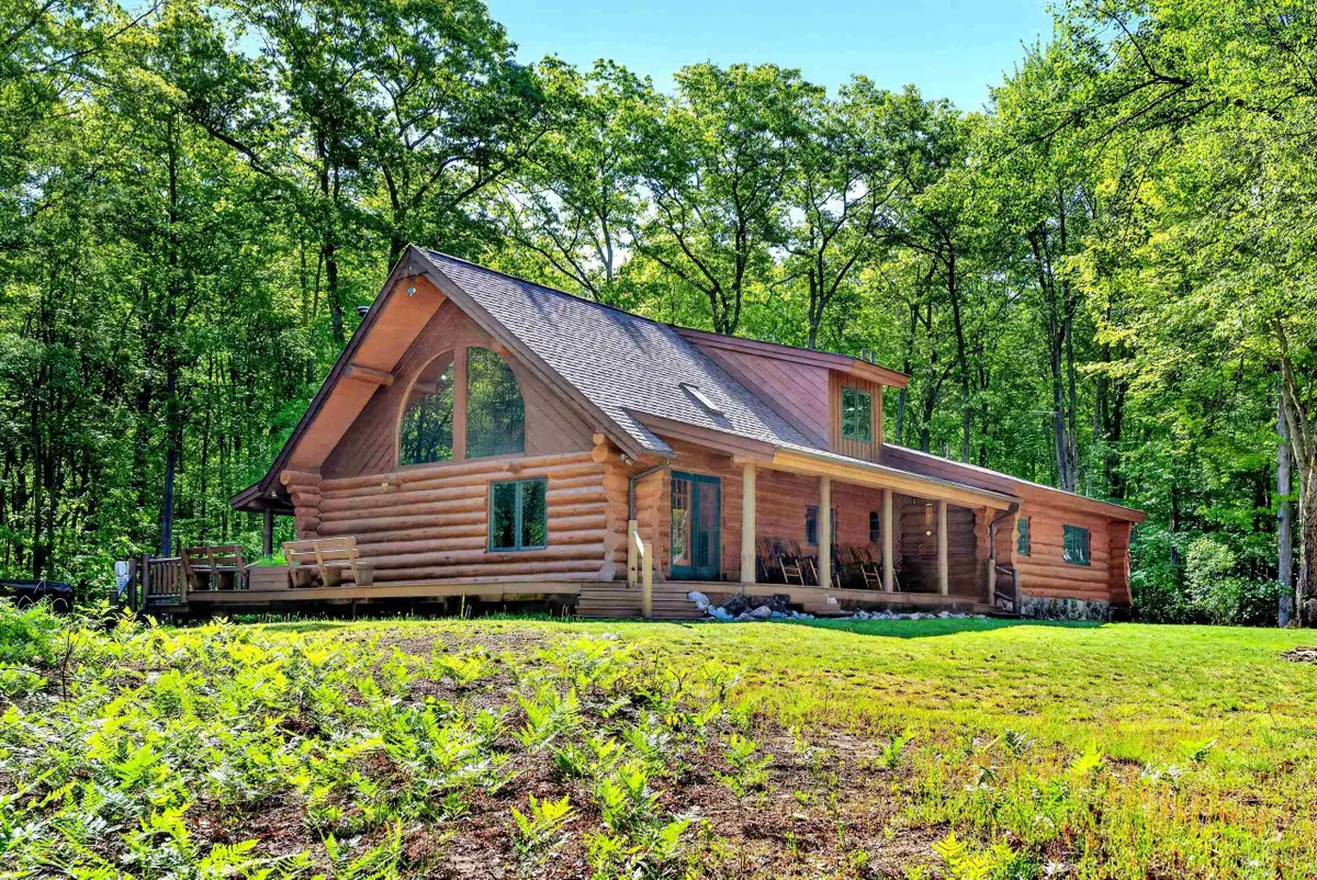 837 E Whitetail Drive, Midland, MI 48640 - #1