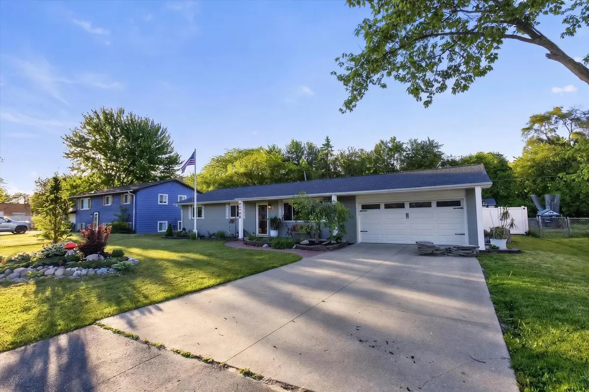 2224 Sunset Lane, Saginaw, MI 48603 - #1