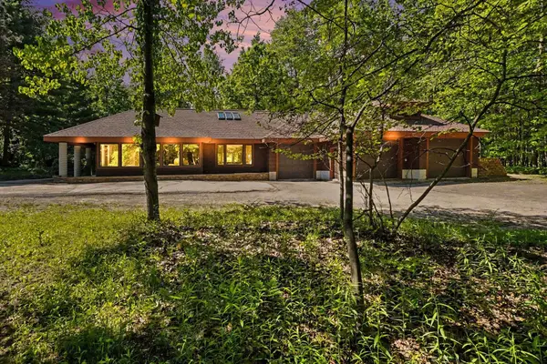 3318 E Shady Ridge Lane, Midland, MI 48642