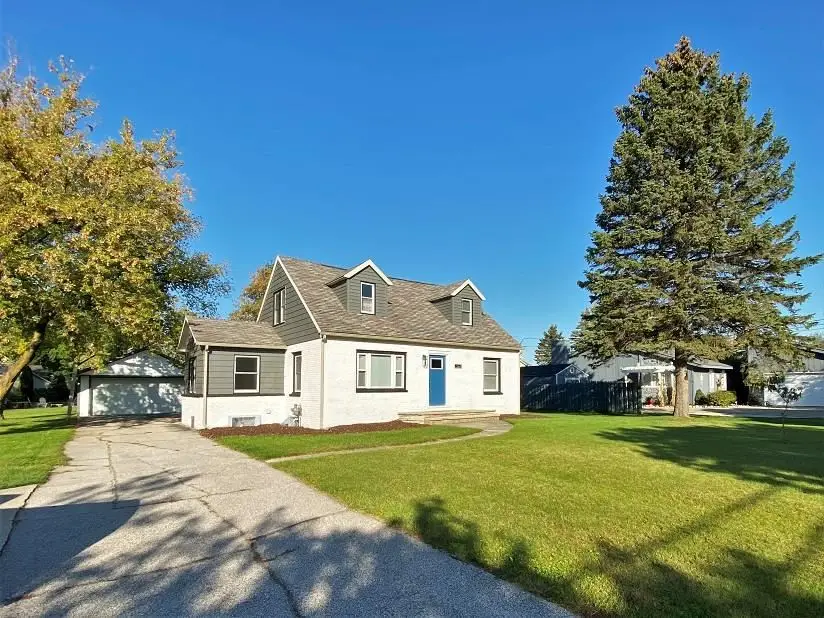 5925 Jefferson Avenue, Midland, MI 48640 - #2