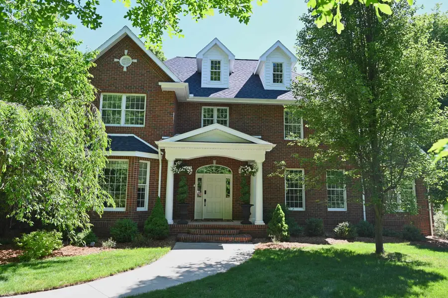 2425 E Cardinal Drive, Midland, MI 48642 - #2