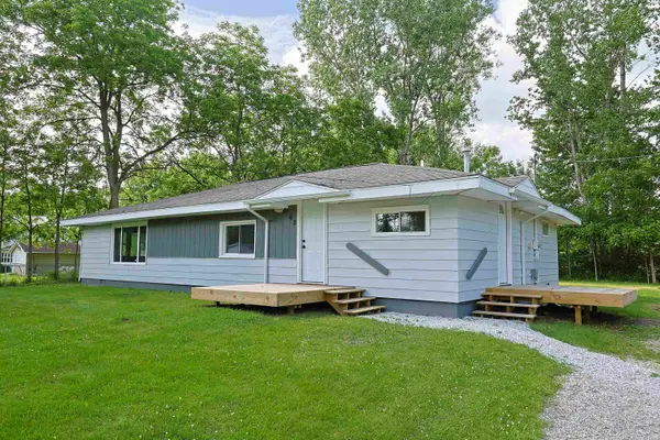 62 Five Mile Road, Midland, MI 48640