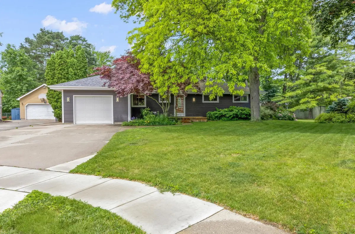124 Coventry Court, Midland, MI 48640 - #1