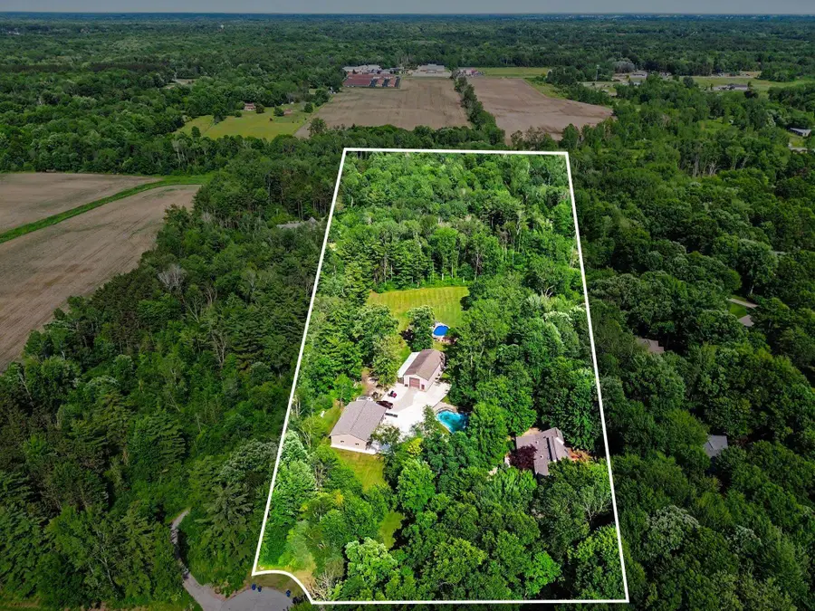 2632 E Pineoak Court, Midland, MI 48642 - #3