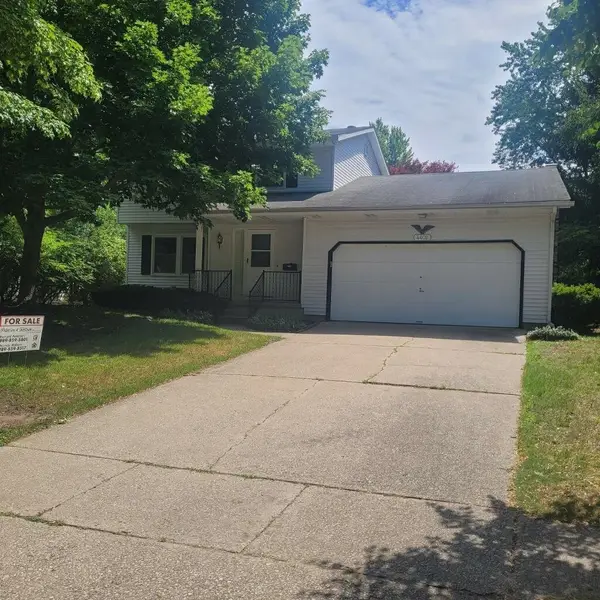 4402 Robinhood Terrace, Midland, MI 48642