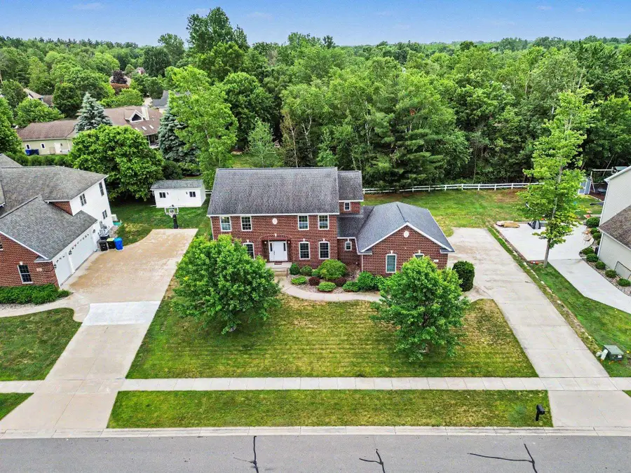 606 Shirewood Lane, Midland, MI 48642 - #2