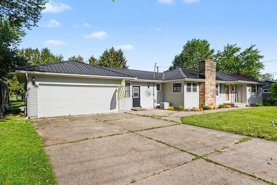 505 Eaton Street, Breckenridge, MI 48615 - #2
