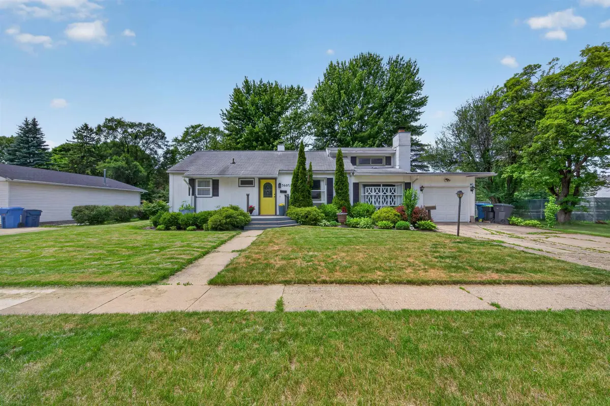 3607 Cambridge Street, Midland, MI 48642 - #1