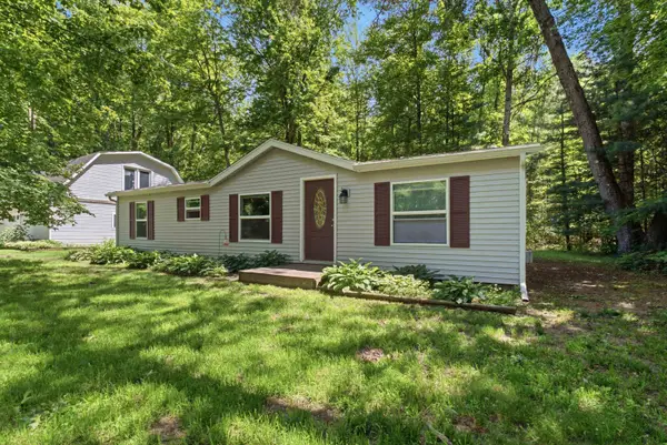 203 W Sampson Drive, Sanford, MI 48657