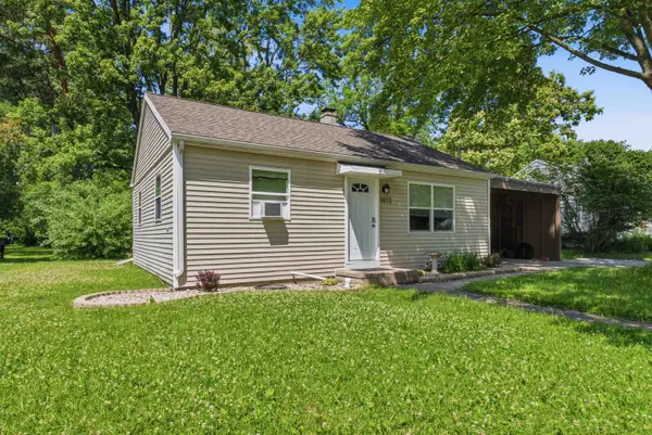 1013 E St Andrews Road, Midland, MI 48642