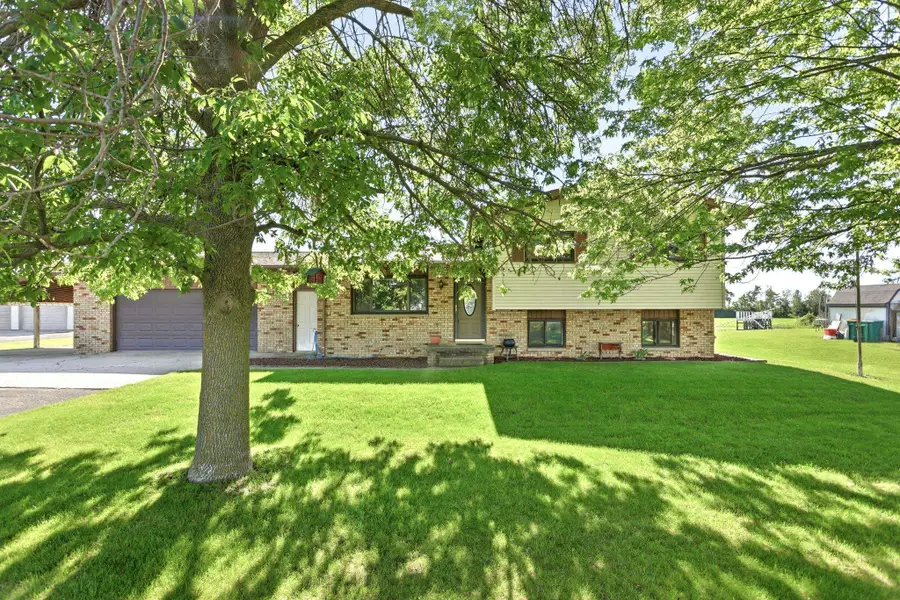 577 S Lincoln Road, Bay City, MI 48708 - #3