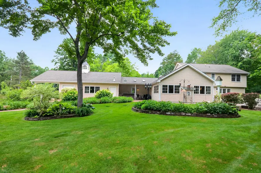 4010 E Old Pine Trail, Midland, MI 48642 - #2