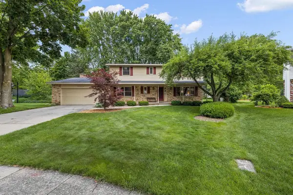 204 Chesterfield Court, Midland, MI 48640