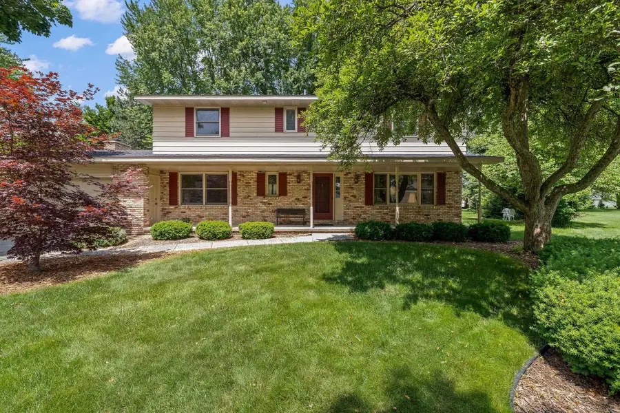 204 Chesterfield Court, Midland, MI 48640 - #2