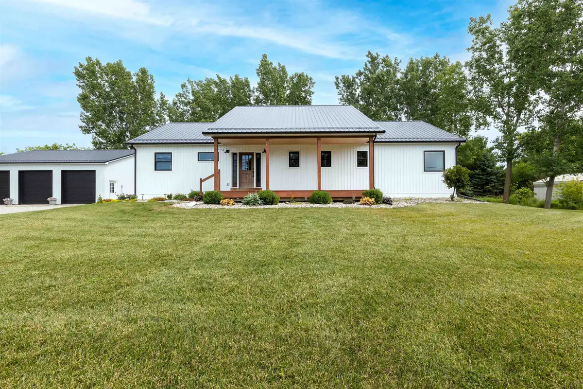 923 E Wheeler Road, Bay City, MI 48706 - #1