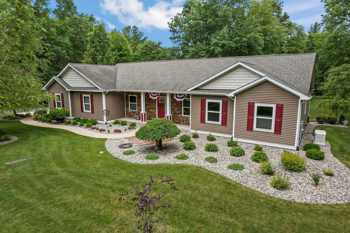 1713 N 9 Mile Road, Sanford, MI 48657 - #1