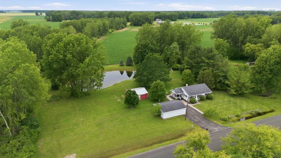 2138 S Smiths Crossing Road, Midland, MI 48640 - #2