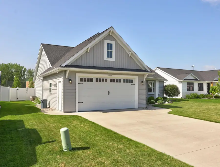 5623 S Stone Briar Lane, Freeland, MI 48623 - #3