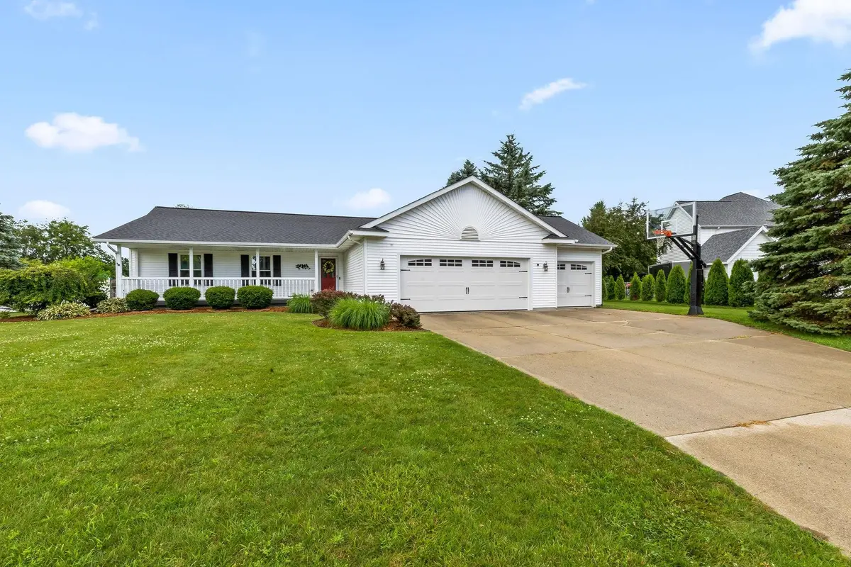 11169 Moorfield Drive, Freeland, MI 48623 - #1
