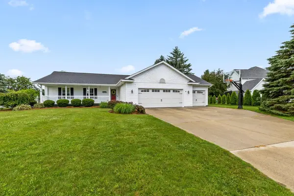 11169 Moorfield Drive, Freeland, MI 48623