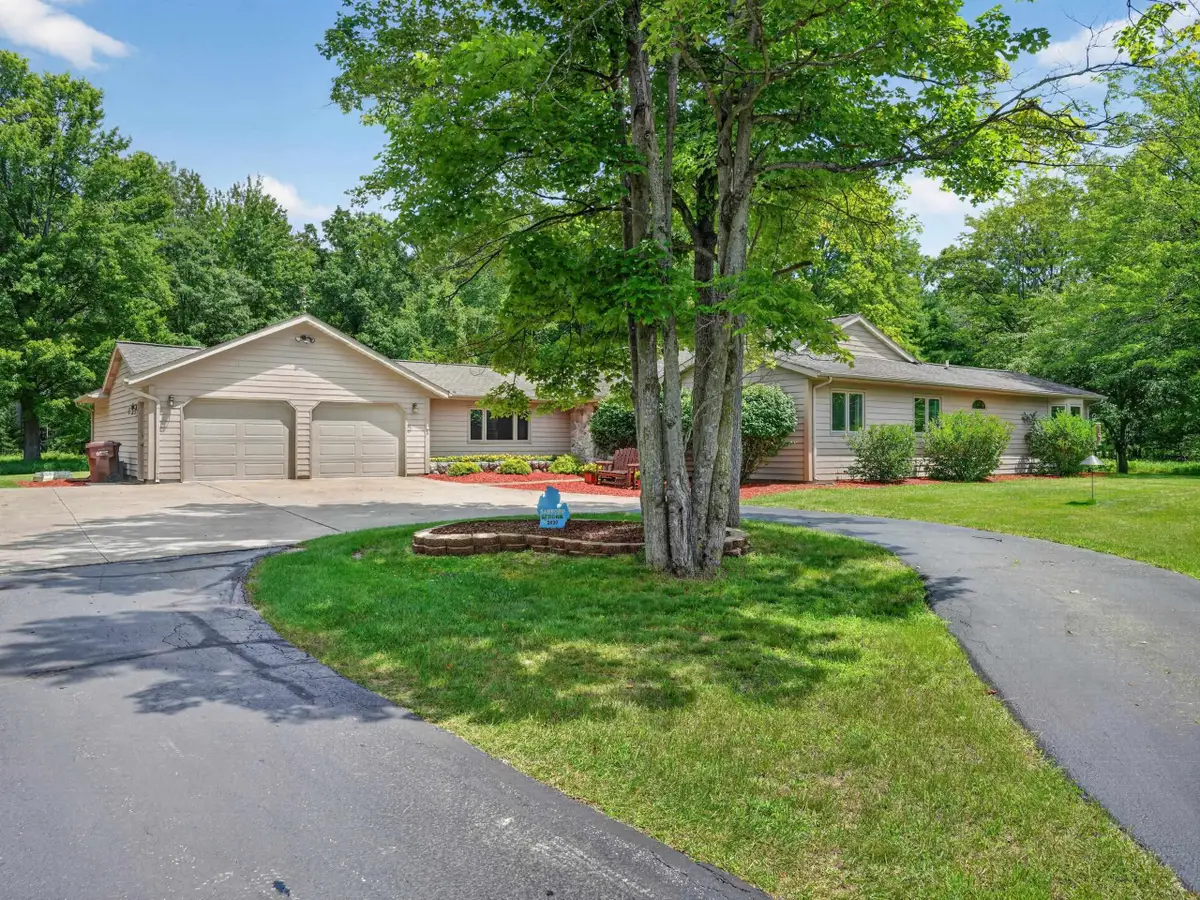 457 E Mier Road, Sanford, MI 48657 - #1