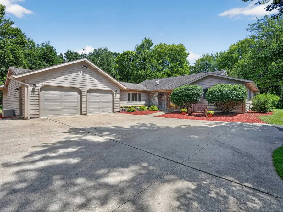 457 E Mier Road, Sanford, MI 48657 - #2