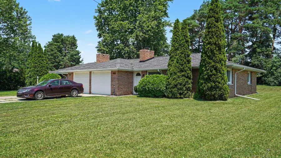8976/8978 Delwood Drive, Freeland, MI 48623 - #3
