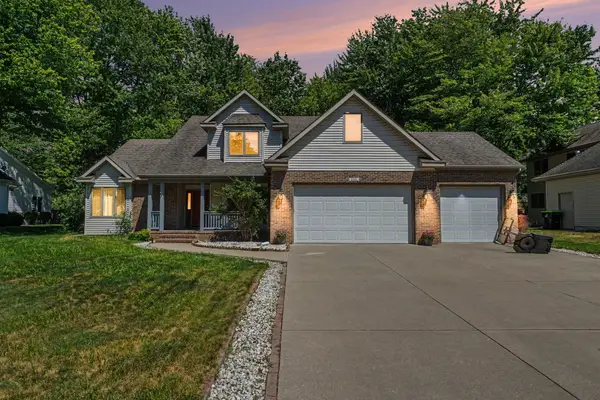 2516 Roundtree Circle, Midland, MI 48642