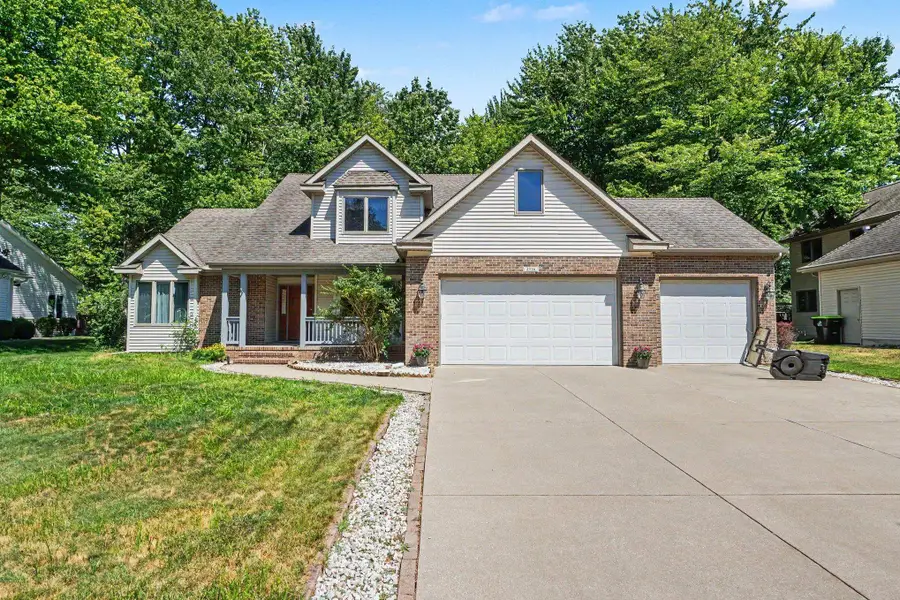 2516 Roundtree Circle, Midland, MI 48642 - #2