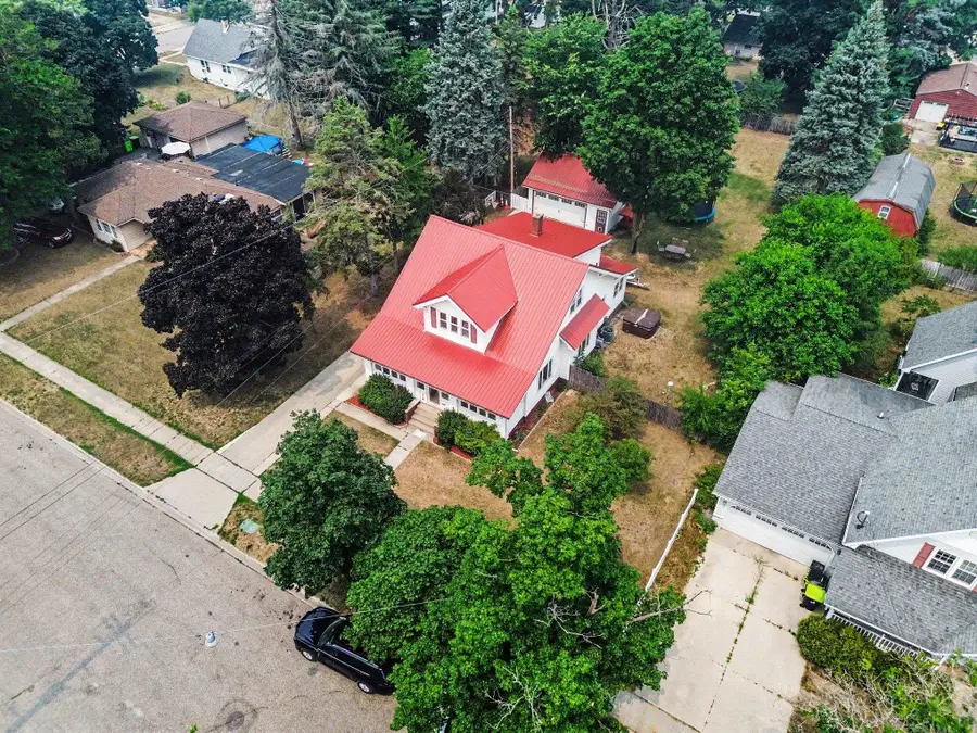 116 W Wheaton Avenue, Clare, MI 48618 - #3