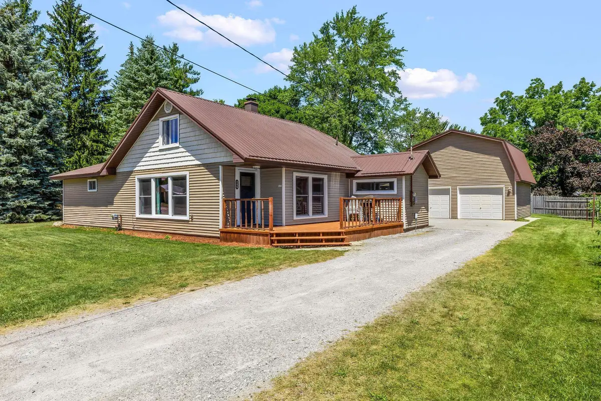 206 W Railway Street, Coleman, MI 48618 - #1