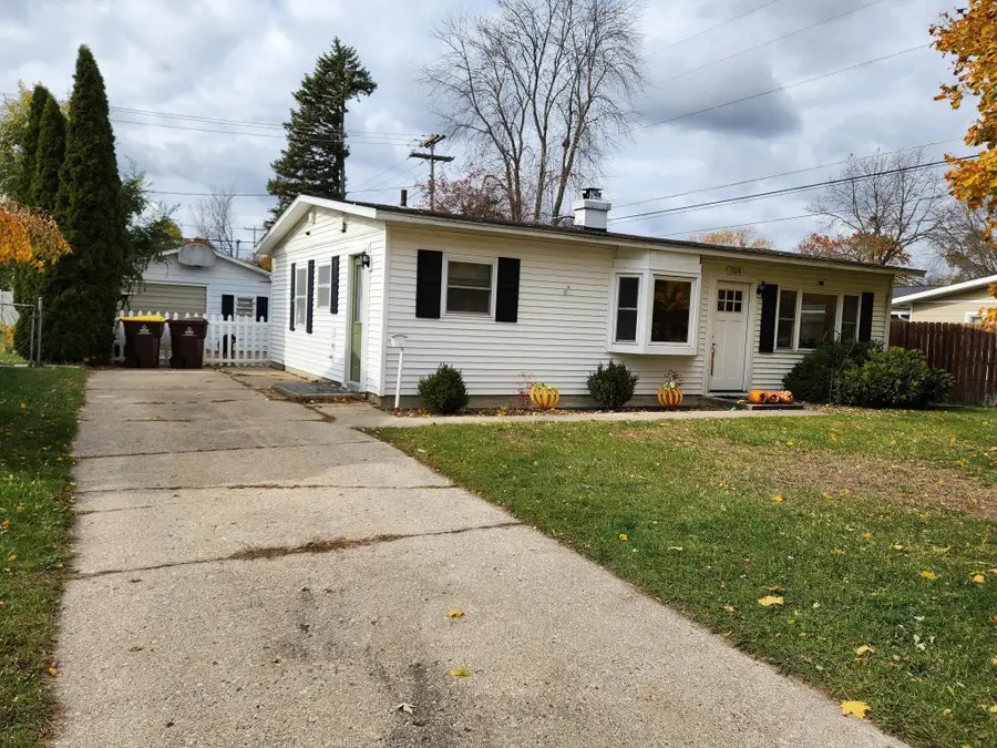 704 Garwood Street, Mount Pleasant, MI 48858 - #2