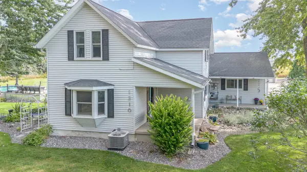 1210 N Steel Road, Merrill, MI 48637-9565